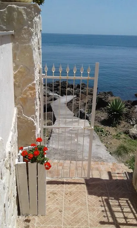 아파트 Appartamento In Villa Agnese 아찌트라자