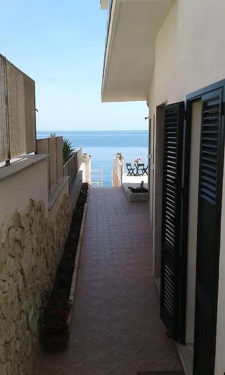 Appartamento In Villa Agnese 아찌트라자 0*,